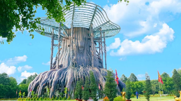 Cây Đa Hồn Việt - Hoa Viên Nghĩa Trang Bình Dương